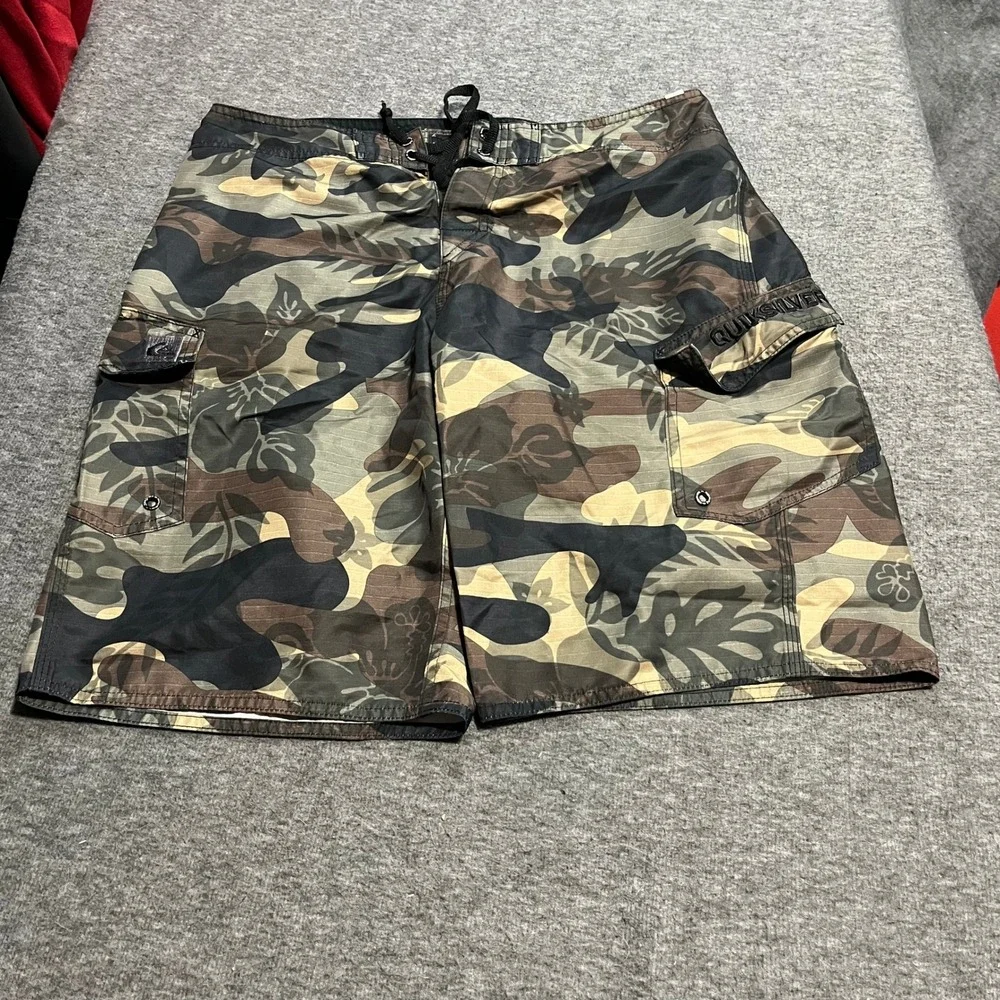 Quiksilver Mens Camo Tropical Cargo Board Shorts Size 36 Green Brown Floral
